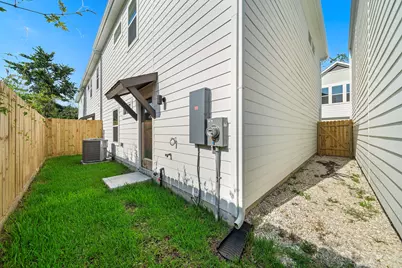 9 Wellford Street #F, Houston, TX 77022 - Photo 2