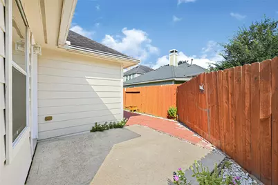 12943 Palm Leaf Court, Houston, TX 77044 - Photo 22