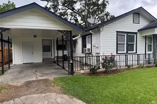 1614 W Sidnor St, Alvin, TX 77511 - Photo 1