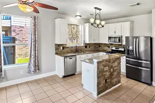 4519 Regal Dr, Baytown, TX 77521 - Photo 4