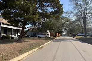 412 Waco St, Conroe, TX 77301 - Photo 14