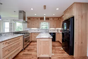 317 E Bayshore Dr, Palacios, TX 77465 - Photo 22