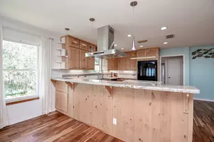 317 E Bayshore Dr, Palacios, TX 77465 - Photo 24