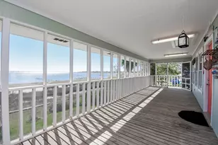 317 E Bayshore Dr, Palacios, TX 77465 - Photo 12