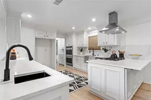 10911 Riverview Dr, Houston, TX 77042 - Photo 18