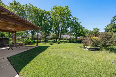616 Cannan Drive, Angleton, TX 77515 - Photo 36
