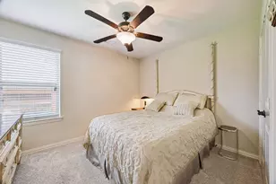 2204 Meadow Wind Dr, Pearland, TX 77089 - Photo 20