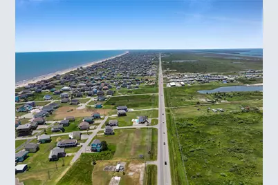 980 Copacabana Drive, Crystal Beach, TX 77650 - Photo 4