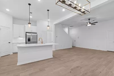 130 West Coralburst Loop, Montgomery, TX 77316 - Photo 6