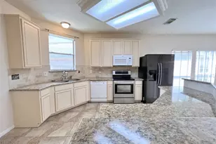 4723 Silverlake Dr, Sugar Land, TX 77479 - Photo 12