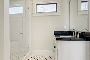 1901 Bradshaw St, Houston, TX 77008 - Photo 24