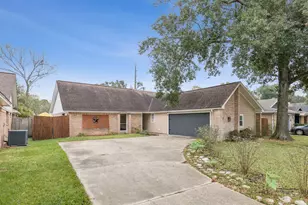 5022 Pine Cliff Dr, Houston, TX 77084 - Photo 2
