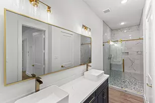 7550 Dyer St, Houston, TX 77088 - Photo 6