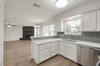 212 Oxford Drive, Conroe, TX 77303 - Photo 10