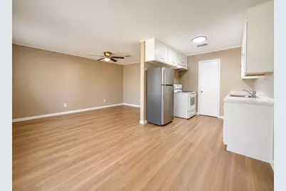 105 Heatonville Drive #1, Huntsville, TX 77320 - Photo 4