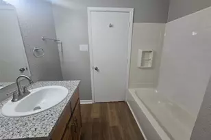 4217 Sealy St, Galveston, TX 77550 - Photo 2