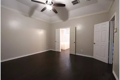 212 Rolling Springs Lane, Dickinson, TX 77539 - Photo 8