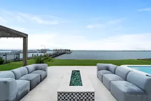 1026 Lillian Ln, Galveston, TX 77554 - Photo 8