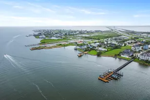 1026 Lillian Ln, Galveston, TX 77554 - Photo 2