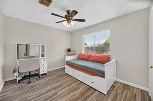 8302 Sanford St, Baytown, TX 77521 - Photo 18