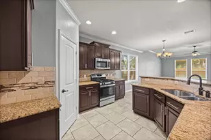 17206 Lowell Lake Ln, Humble, TX 77346 - Photo 8