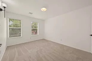 2431 Parkwood Ln, Sugar Land, TX 77479 - Photo 12