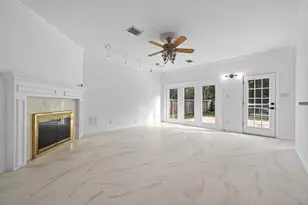 2431 Parkwood Ln, Sugar Land, TX 77479 - Photo 4