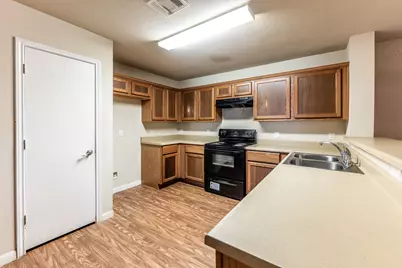 303 Sowell Drive, Huntsville, TX 77320 - Photo 10