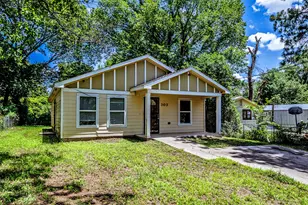 303 Sowell Dr, Huntsville, TX 77320 - Photo 4