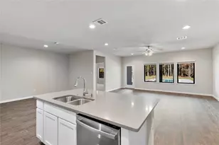 430 Kickapoo Dr, Anahuac, TX 77514 - Photo 26