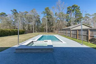 430 Kickapoo Dr, Anahuac, TX 77514 - Photo 10