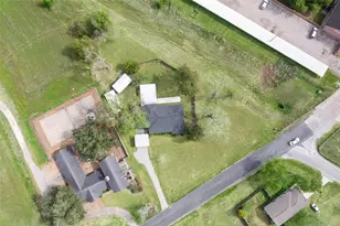 1327 Hodges Ln, Wharton, TX 77488 - Photo 46