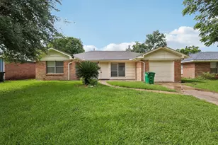 6401 Rowan Ln, Houston, TX 77074 - Photo 2