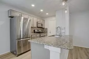 1304 Robin St, Houston, TX 77019 - Photo 2