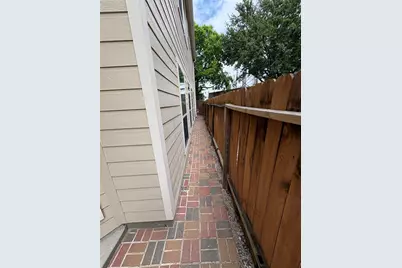 2209 Alabama Street #B, Houston, TX 77004 - Photo 6