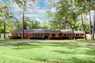 11910 Laurie Ln, Houston, TX 77024 - Photo 2