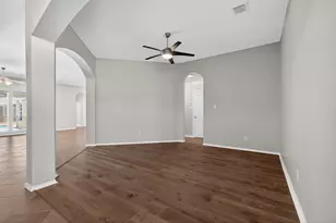 2906 Grand Shore Ct, League City, TX 77573 - Photo 10