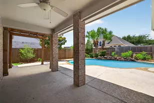 2906 Grand Shore Ct, League City, TX 77573 - Photo 32