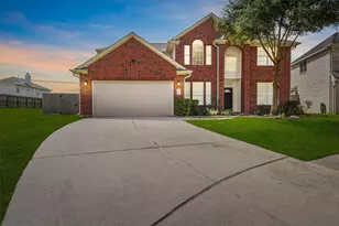 2322 Meadow Briar Dr, Sugar Land, TX 77498 - Photo 2