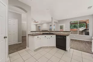 2322 Meadow Briar Dr, Sugar Land, TX 77498 - Photo 12