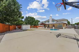 2322 Meadow Briar Dr, Sugar Land, TX 77498 - Photo 8