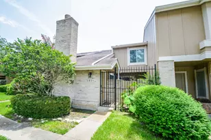 2321 Crescent Park Dr, Houston, TX 77077 - Photo 4