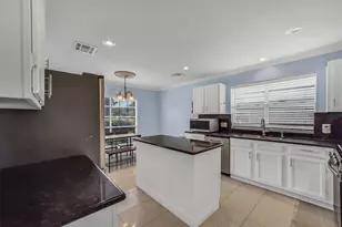 14203 Almond Bay Ln, Houston, TX 77083 - Photo 12