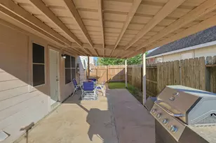 8227 Montego Bay Dr, Mont Belvieu, TX 77523 - Photo 40