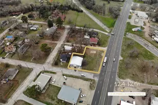 124 12th St, Somerville, TX 77879 - Photo 1