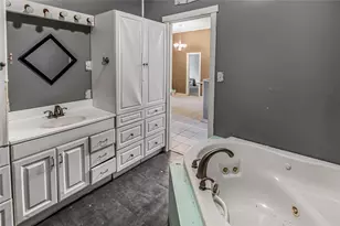 124 12th St, Somerville, TX 77879 - Photo 14