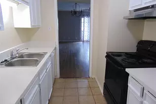 215 Postoffice St, Galveston, TX 77550 - Photo 8