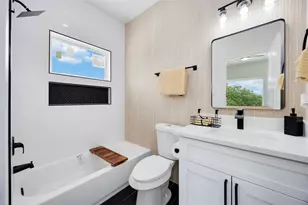 2110 Des Chaumes St, Houston, TX 77026 - Photo 24