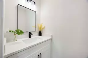 2110 Des Chaumes St, Houston, TX 77026 - Photo 18