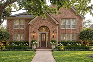 2918 Deer Creek Dr, Sugar Land, TX 77478 - Photo 1